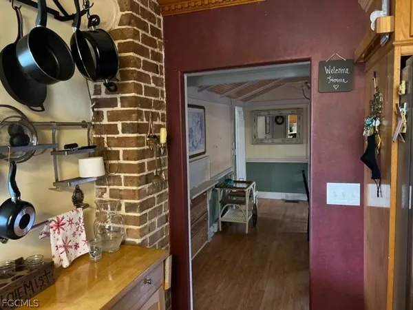 $2,600 | 2579 Second Street, Fort Myers, FL 33901