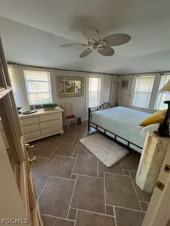 $2,600 | 2579 Second Street, Fort Myers, FL 33901