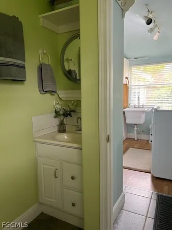 $2,600 | 2579 Second Street, Fort Myers, FL 33901