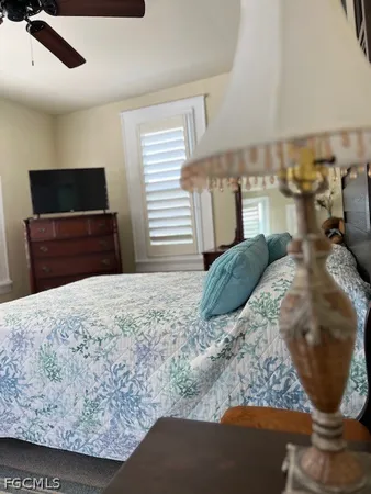 $2,600 | 2579 Second Street, Fort Myers, FL 33901