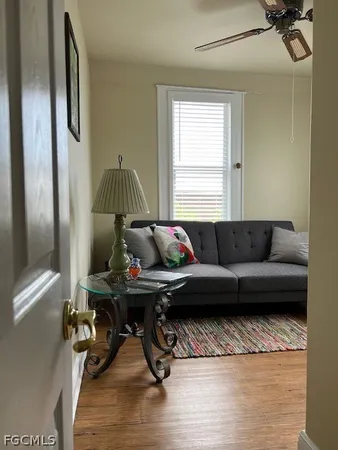 $2,600 | 2579 Second Street, Fort Myers, FL 33901