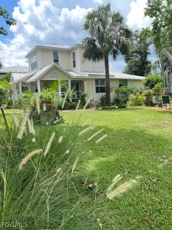 $2,600 | 2579 Second Street, Fort Myers, FL 33901