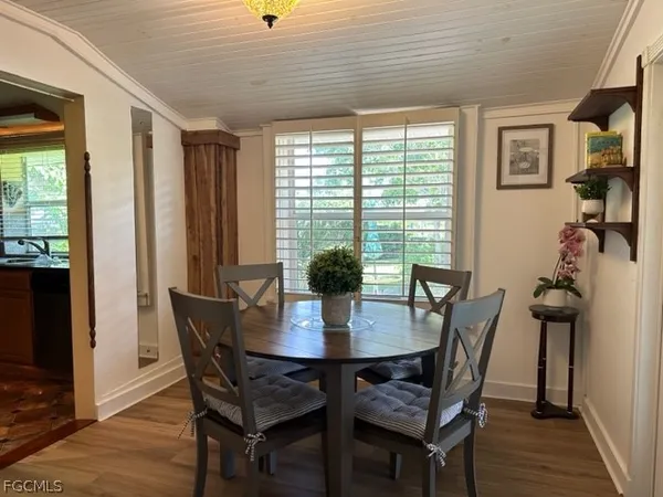 $2,600 | 2579 Second Street, Fort Myers, FL 33901