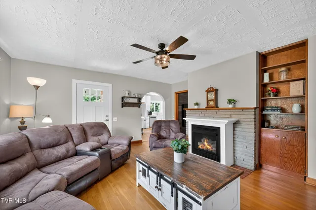 $378,000 | 5367 Clinch River Highway, Gate City, VA 24251