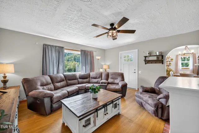 $378,000 | 5367 Clinch River Highway, Gate City, VA 24251