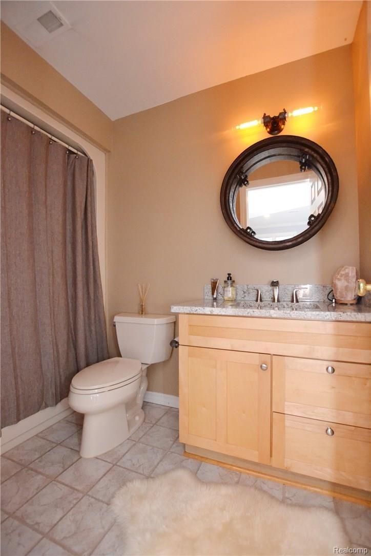 469 John R Street Milford, MI 48381 - Photo 37 of 40 Full Bath In Lower Level