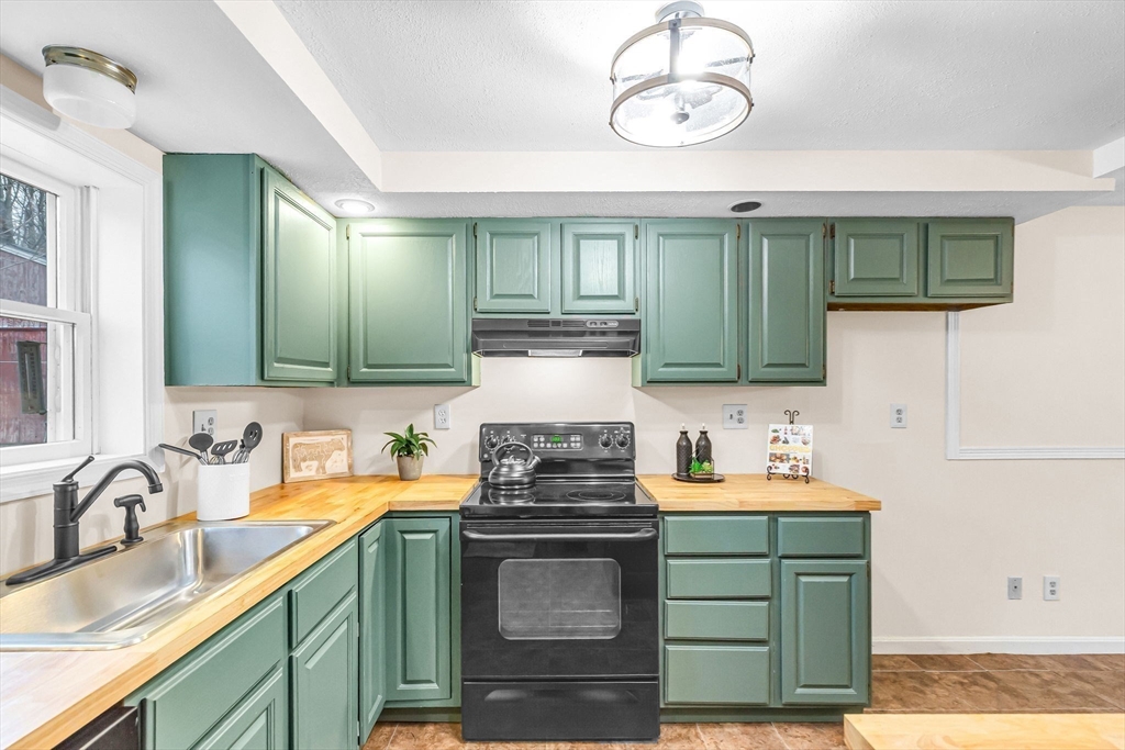 11 Campbell Road Chester, MA 01011 - Photo 6 of 41