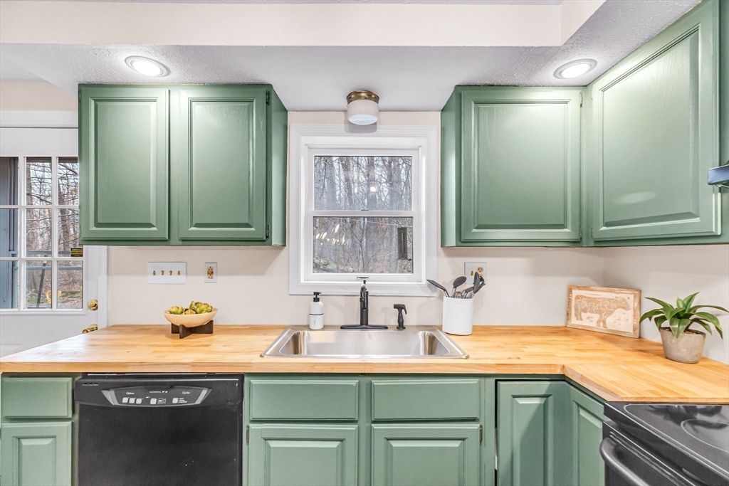 11 Campbell Road Chester, MA 01011 - Photo 7 of 41