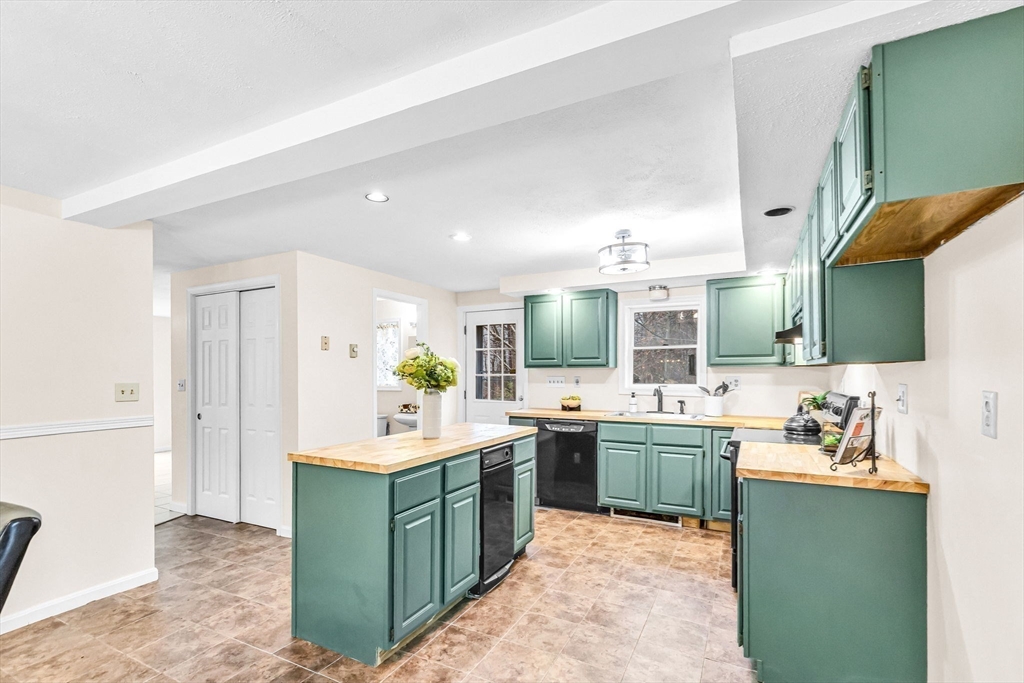 11 Campbell Road Chester, MA 01011 - Photo 8 of 41