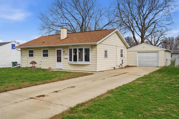 $114,900 | 2008 East 6th Street, Sterling, IL 61081