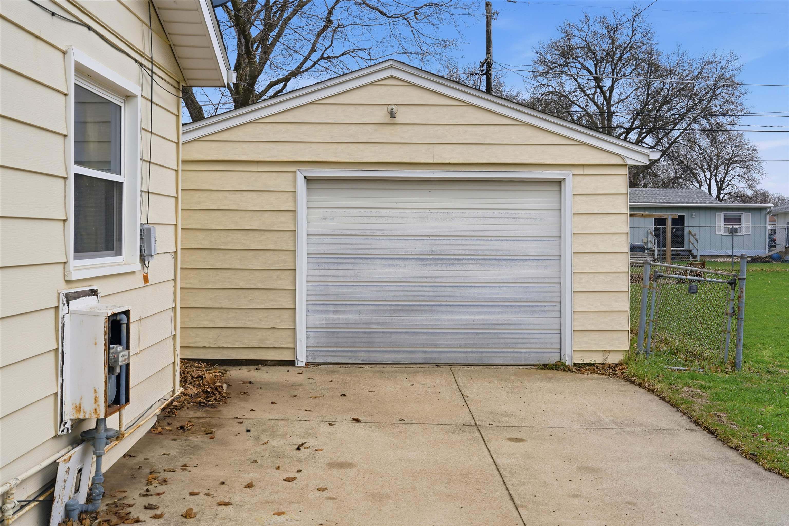 2008 East 6th Street Sterling, IL 61081 - Photo 14 of 16 a view of a garage