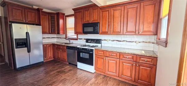 $3,300 | 97 Elm Street | West Brighton