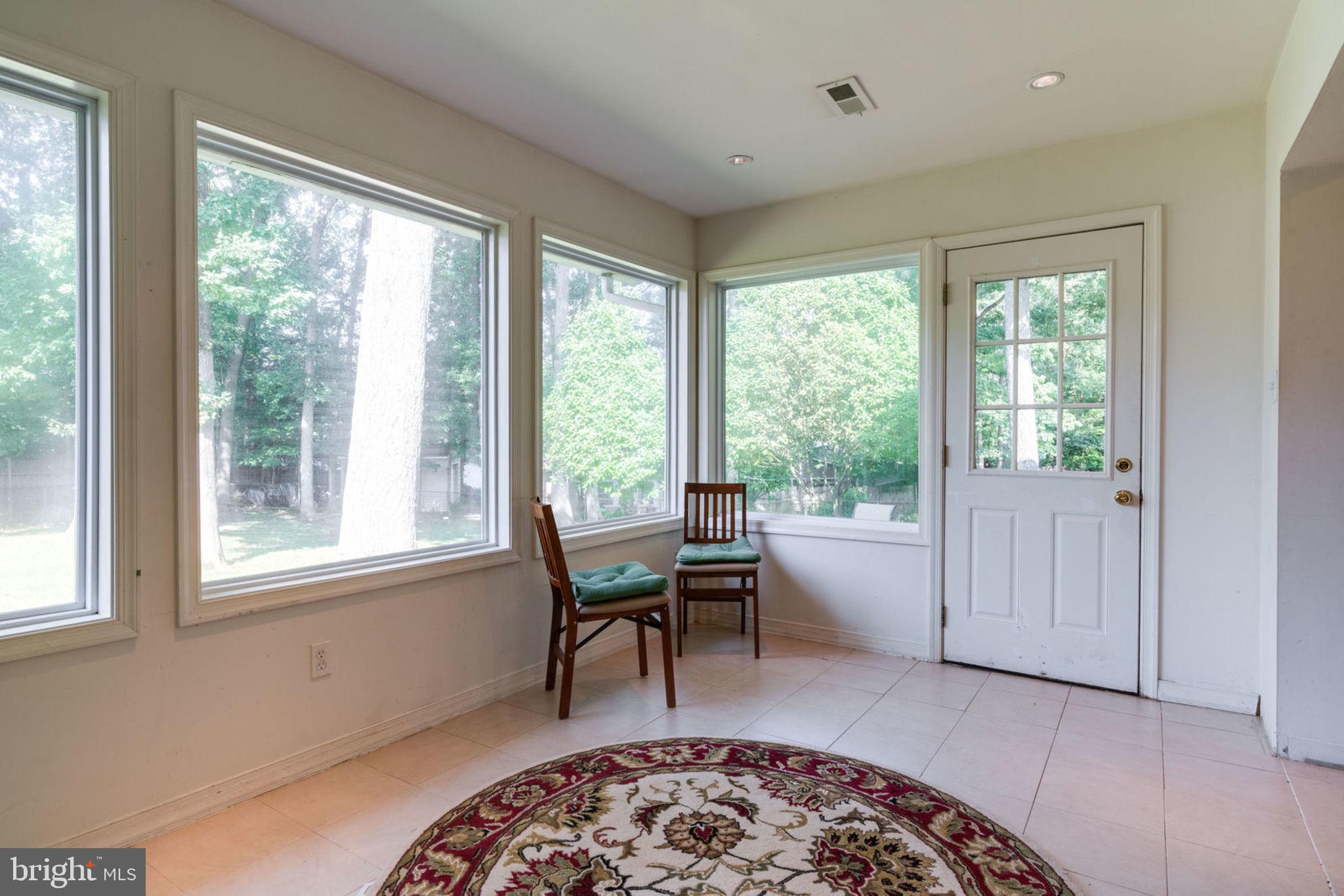 6910 Ontario Street Springfield, VA 22152 - Photo 14 of 31 Family Room/Sunroom