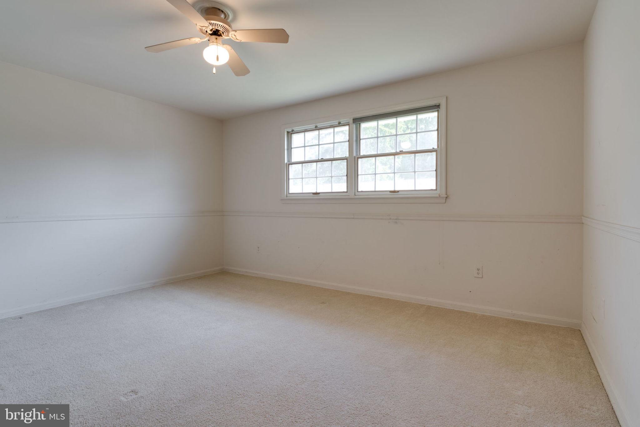 6910 Ontario Street Springfield, VA 22152 - Photo 22 of 31 Bedroom #3