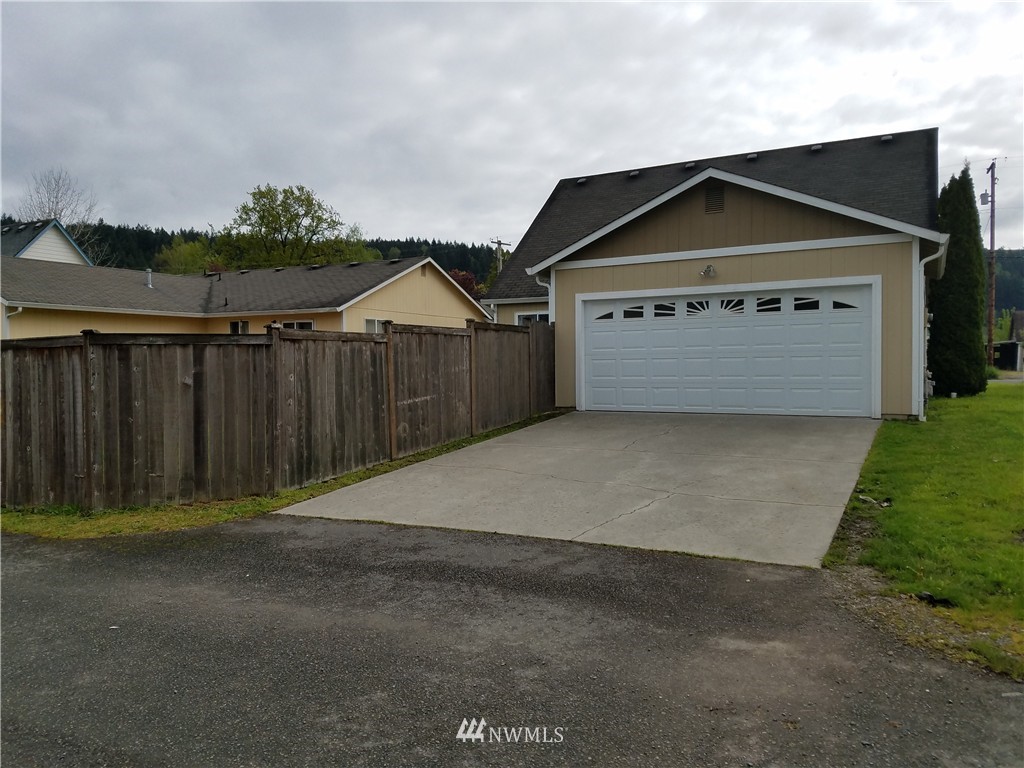 5422 Parker Road East Sumner, WA 98390 - Photo 3 of 20