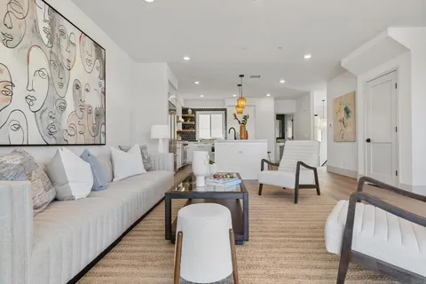 $2,095,000 | 310-326 Chinquapin Avenue, Carlsbad, CA 92008