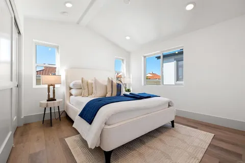 $2,095,000 | 310-326 Chinquapin Avenue, Carlsbad, CA 92008