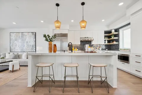 $2,095,000 | 310-326 Chinquapin Avenue, Carlsbad, CA 92008