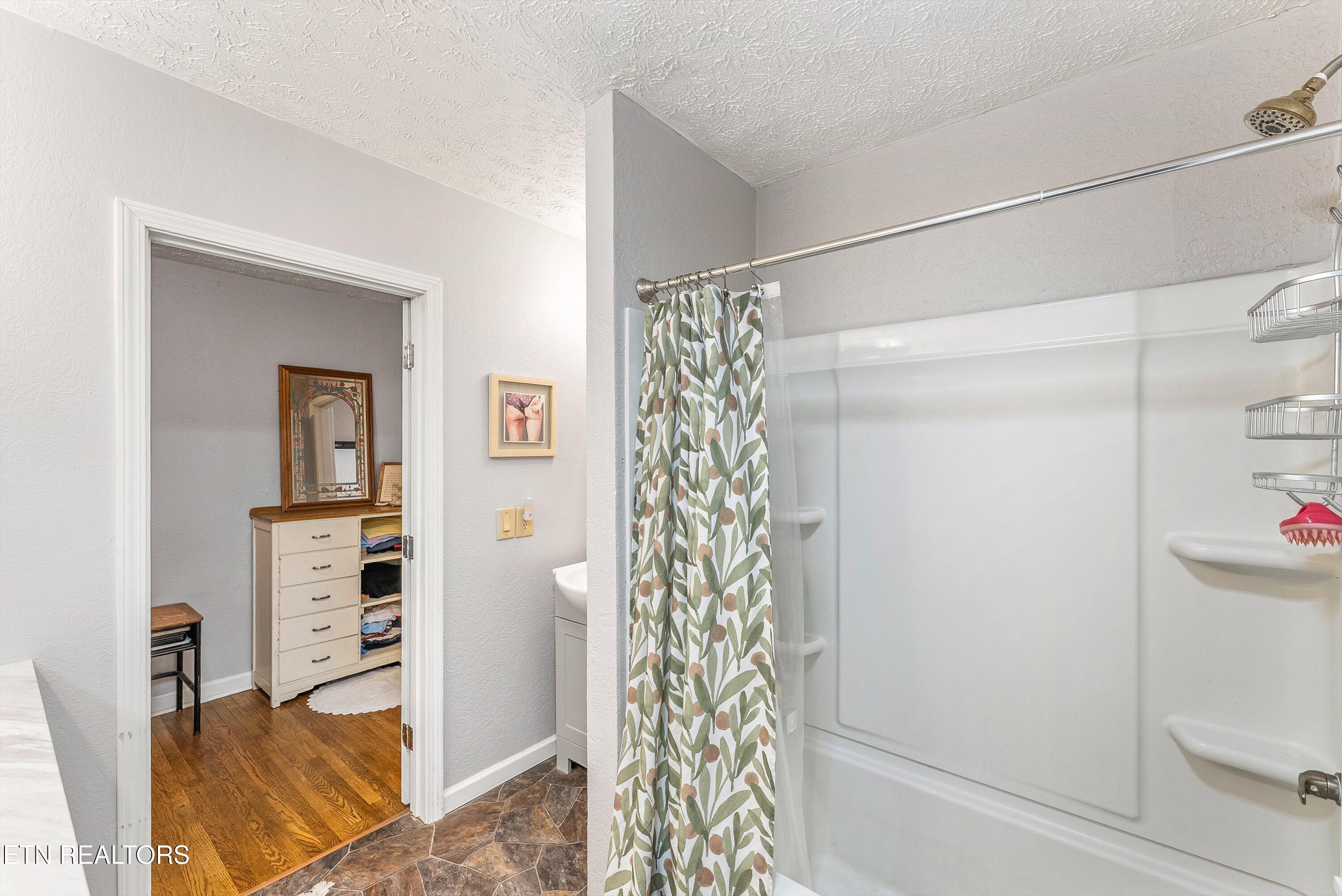 4321 High School Road Knoxville, TN 37912 - Photo 30 of 39 34-1st Bath A4
