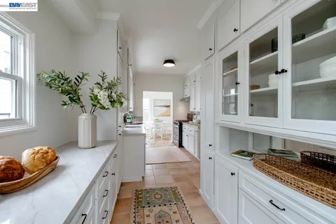 $1,195,000 | 1716 Santa Clara Avenue, Alameda, CA 94501