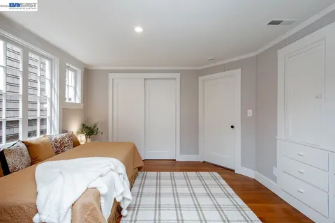 $1,195,000 | 1716 Santa Clara Avenue, Alameda, CA 94501