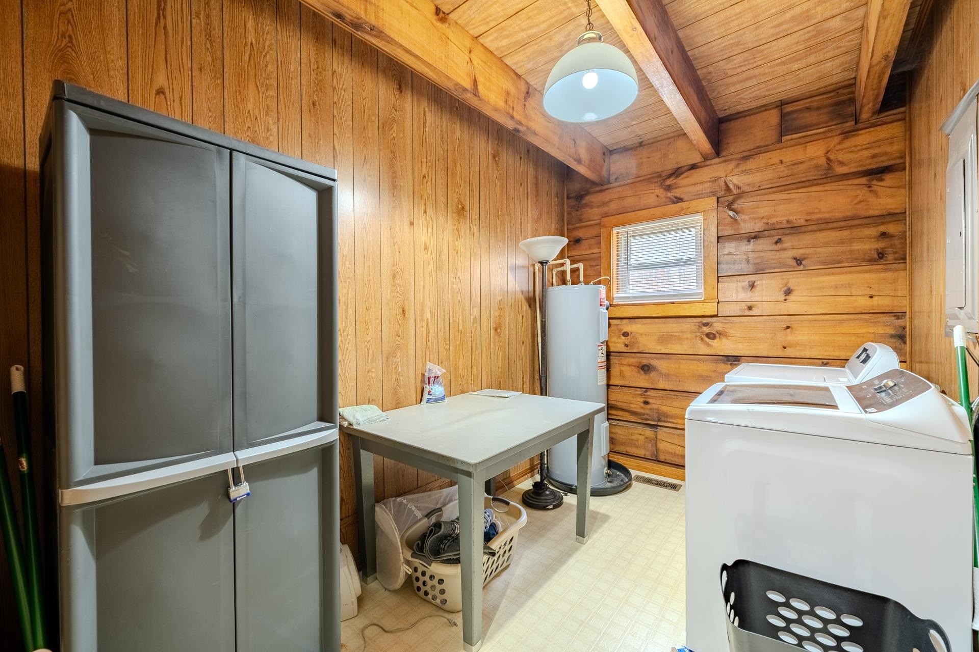 165 Cr 321 Road Iuka, MS 38852 - Photo 9 of 40 a utility room with dryer and washer