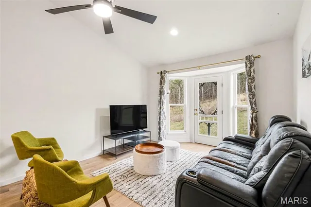 $299,900 | 894 Black Bear Drive, House Springs, MO 63051