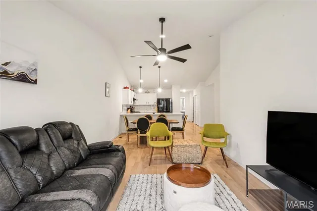 $299,900 | 894 Black Bear Drive, House Springs, MO 63051