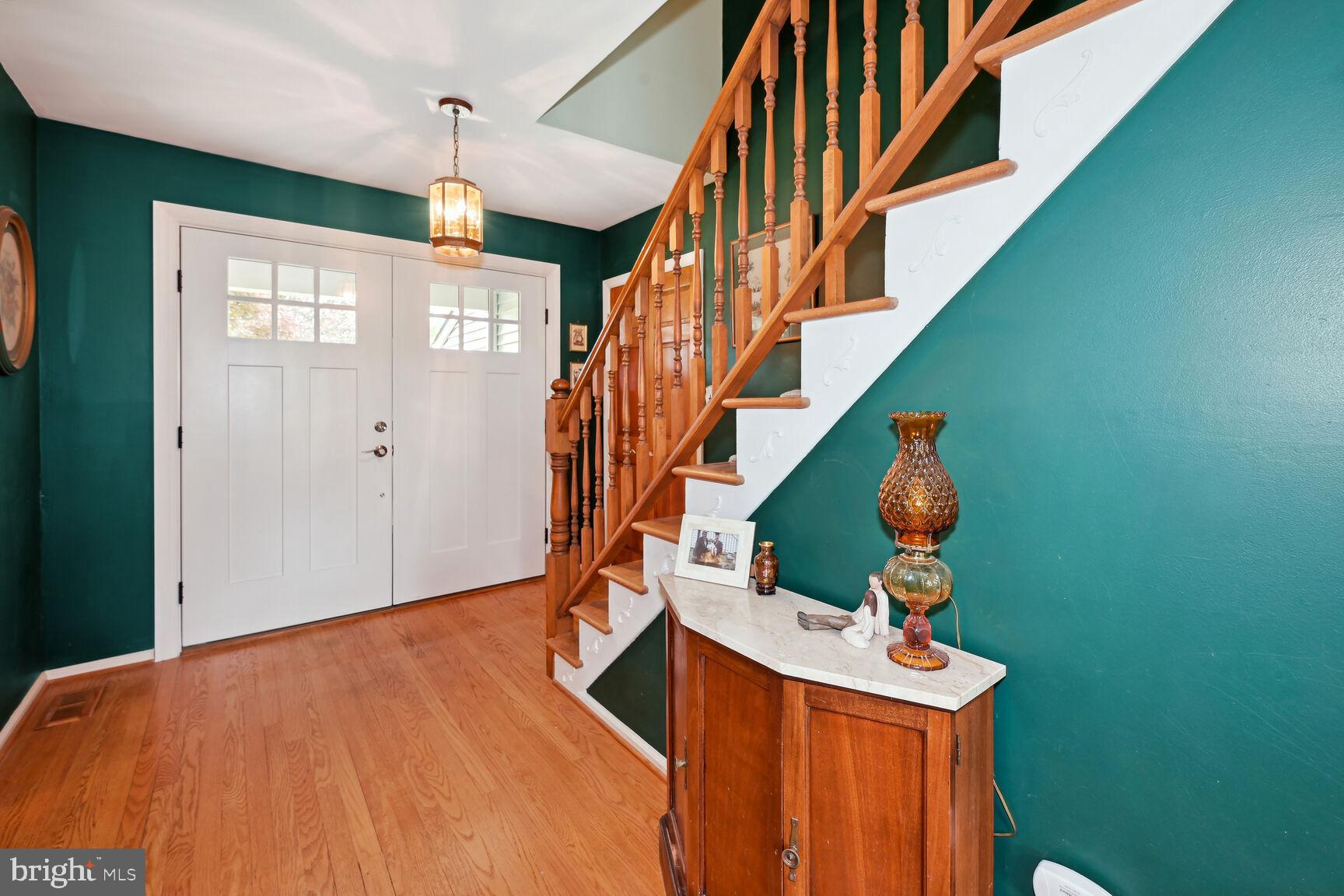 23 Old Mill Road Marlton, NJ 08053 - Photo 4 of 26 Foyer - Coat Closet