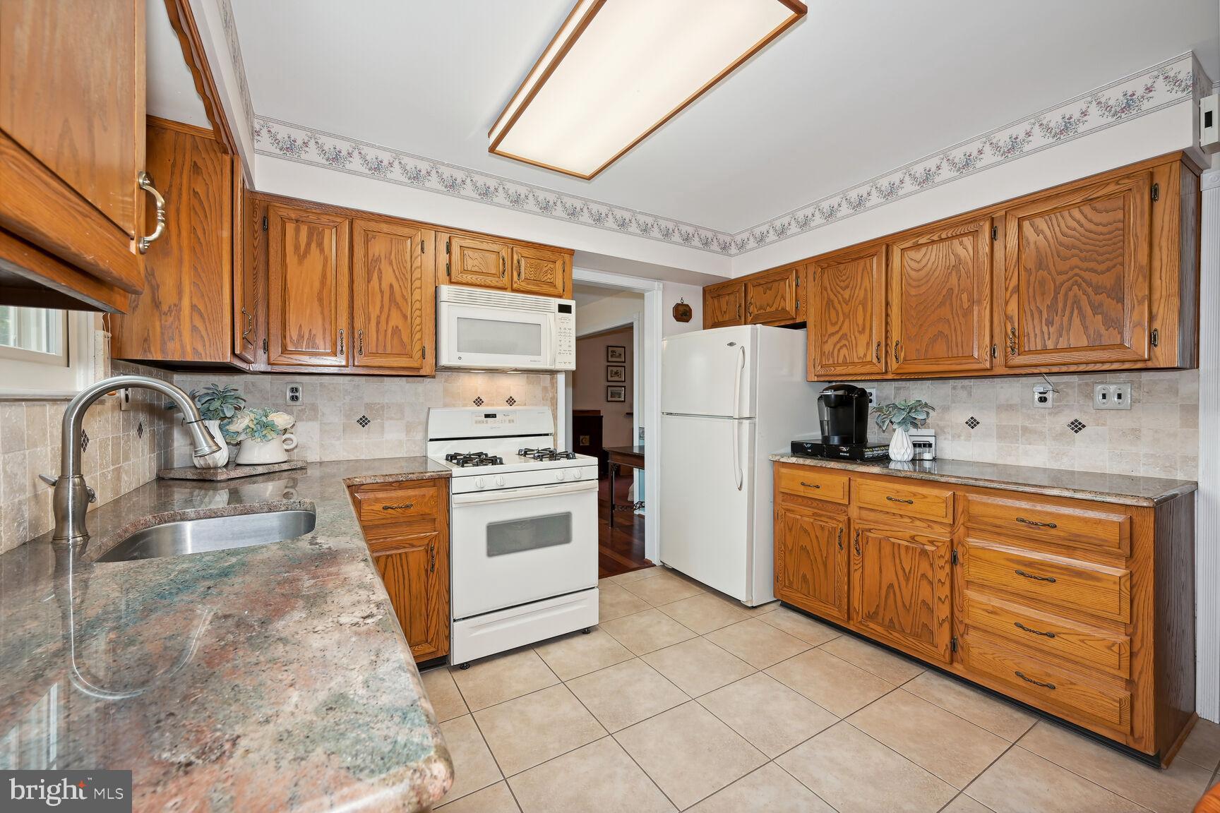 23 Old Mill Road Marlton, NJ 08053 - Photo 9 of 26 Walk in Pantry Closet