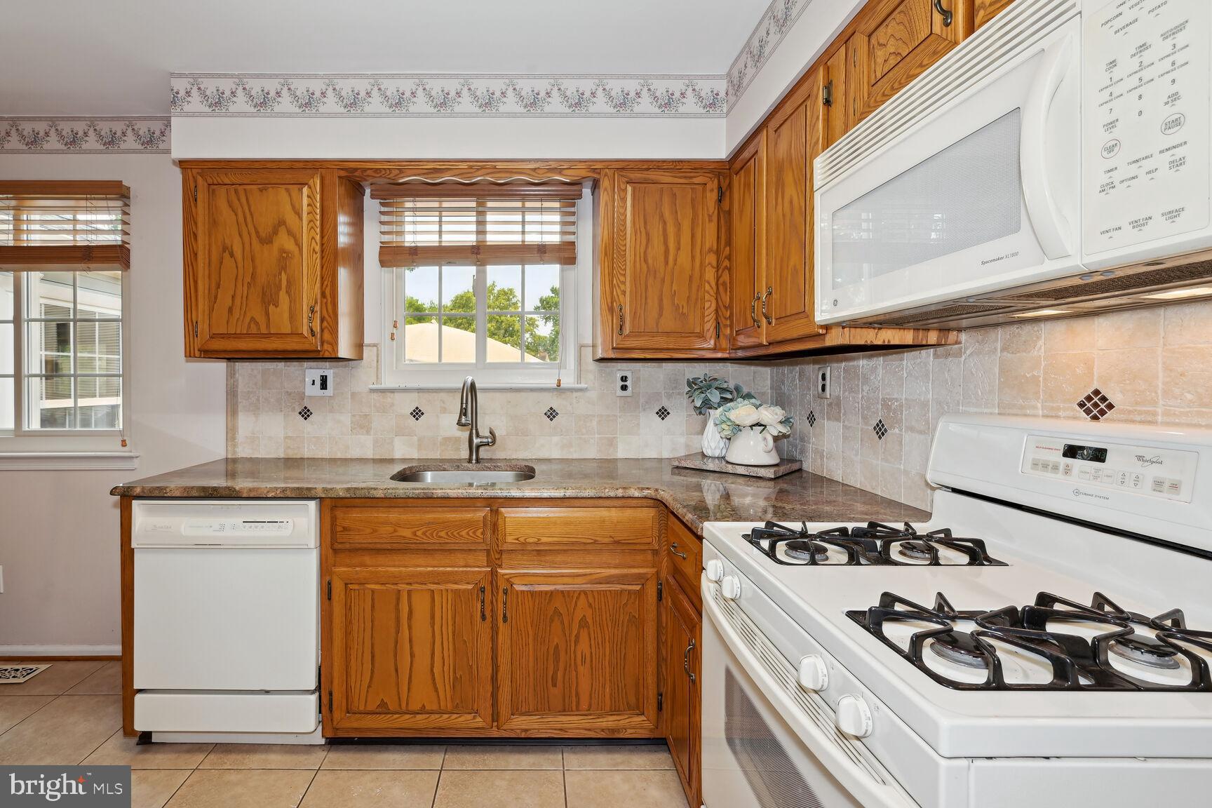 23 Old Mill Road Marlton, NJ 08053 - Photo 10 of 26 Replacement Windows