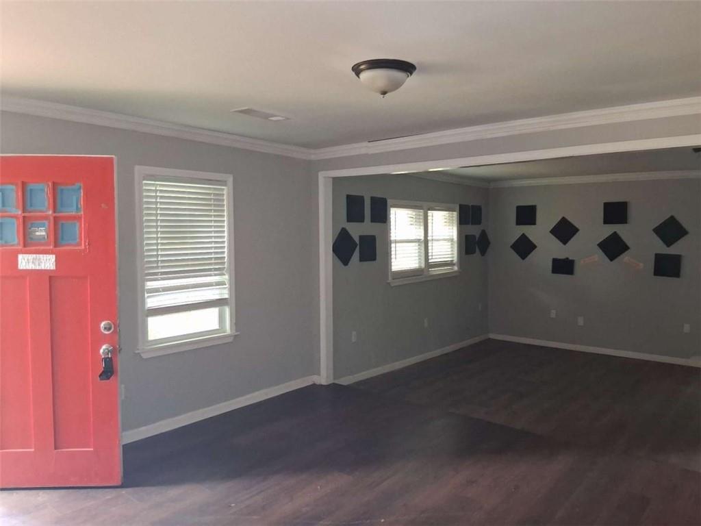 1032 Valley View Road Southeast Atlanta, GA 30315 - Photo 2 of 25