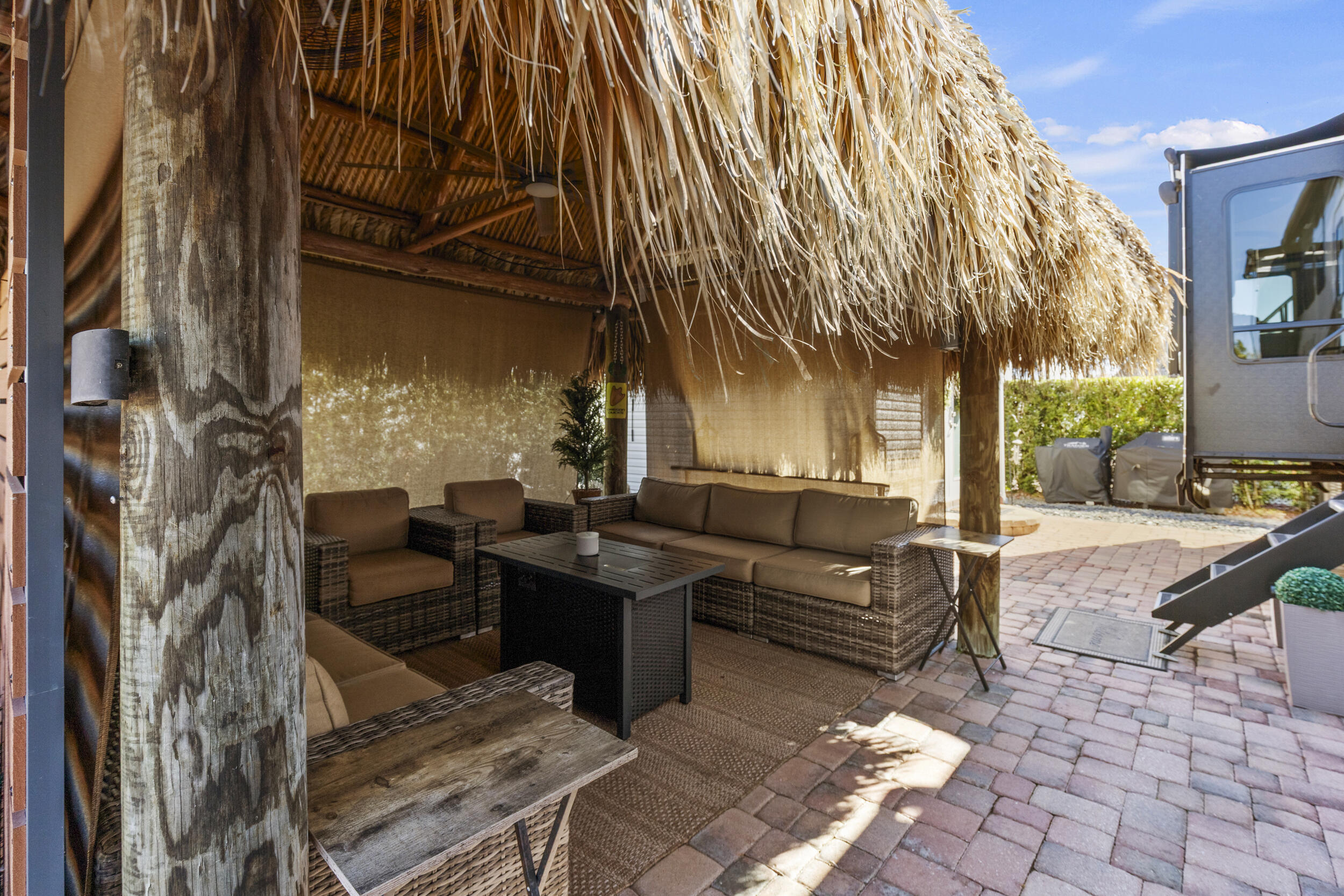 532 Southwest 38th Way Okeechobee, FL 34974 - Photo 5 of 70 5_img_2394