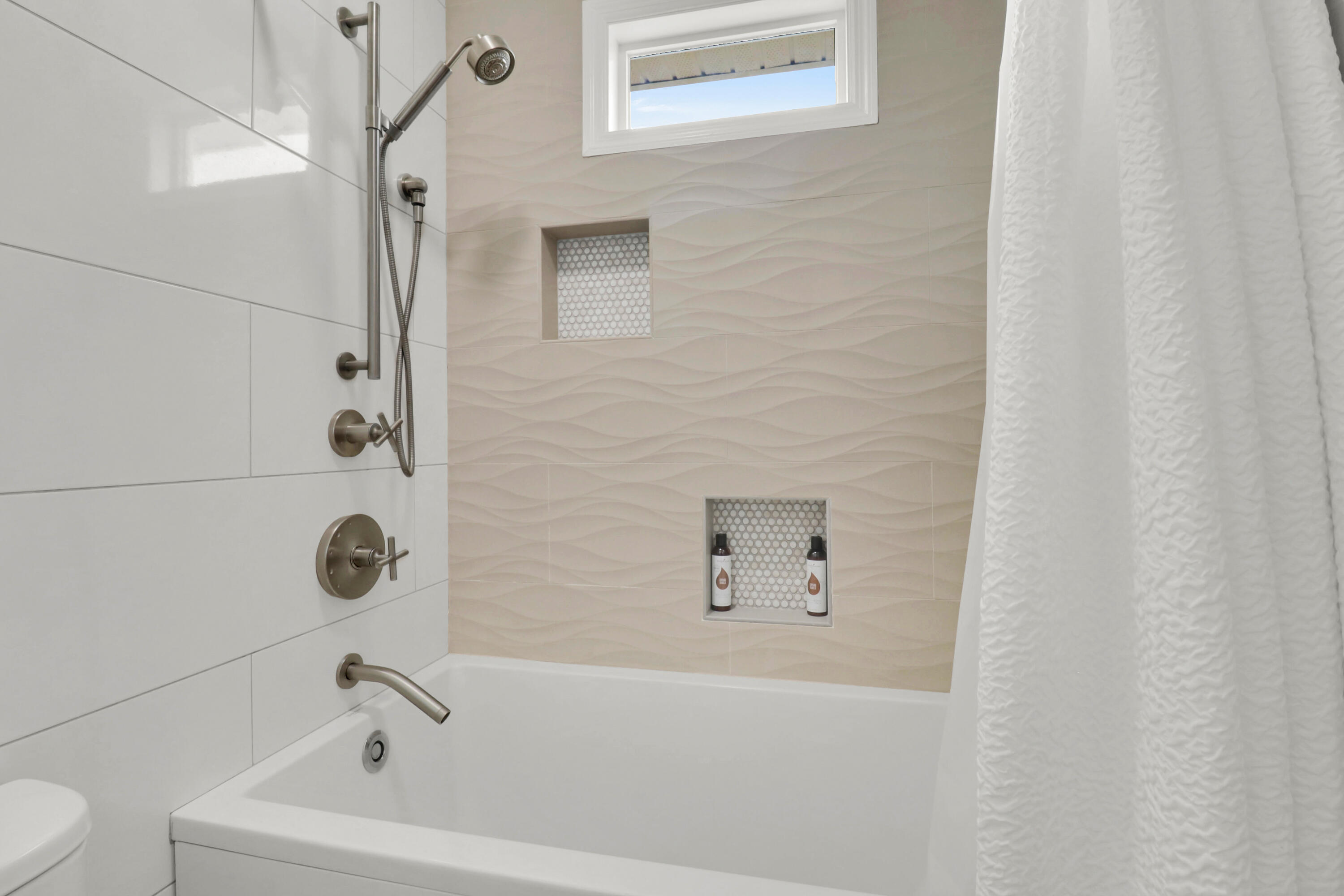 339 Commonwealth Road Mount Pleasant, SC 29466 - Photo 36 of 72 Second Bathroom