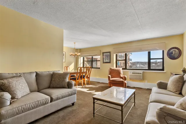 $279,000 | 100 Diplomat Drive, Unit 5H, Mount Kisco, NY 10549