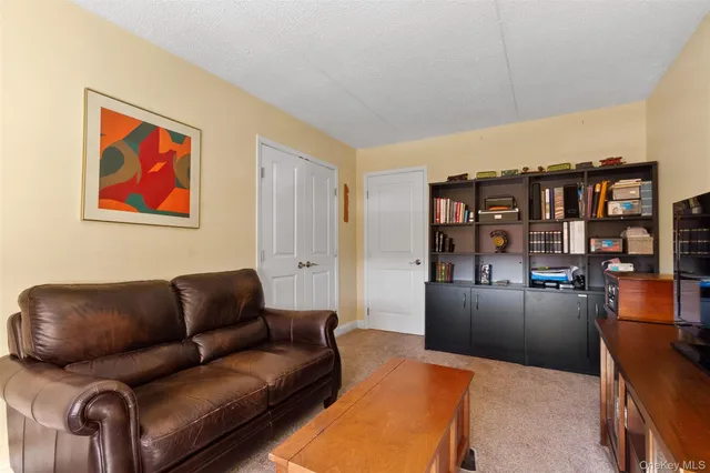 $279,000 | 100 Diplomat Drive, Unit 5H, Mount Kisco, NY 10549