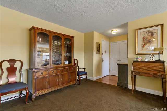 $279,000 | 100 Diplomat Drive, Unit 5H, Mount Kisco, NY 10549