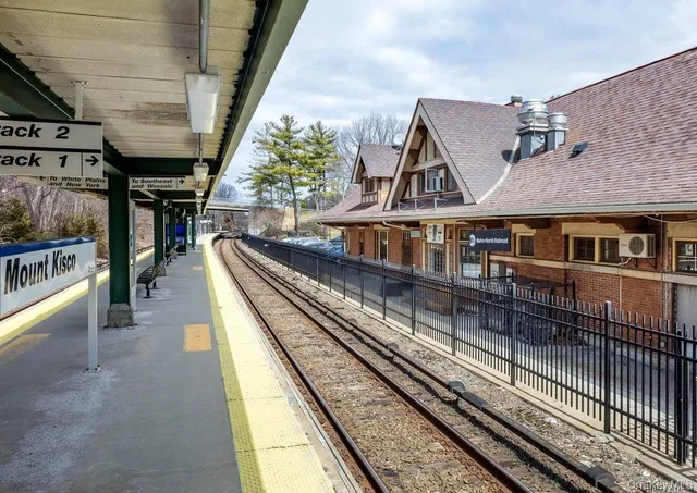 $279,000 | 100 Diplomat Drive, Unit 5H, Mount Kisco, NY 10549