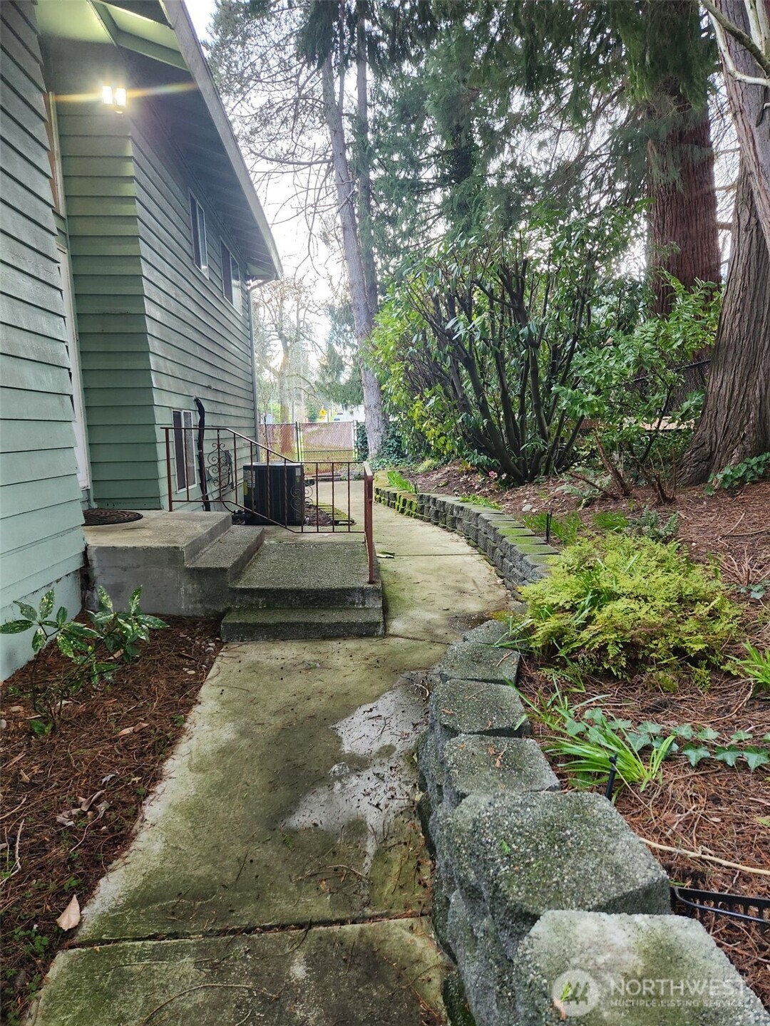 714 Pasadena Avenue Fircrest, WA 98466 - Photo 4 of 38