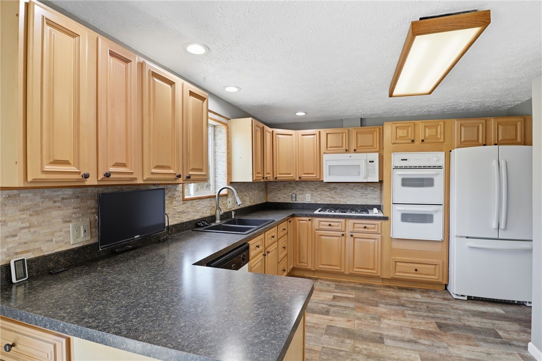 63 Pine Hill Road Parma, NY 14559 - Photo 12 of 50