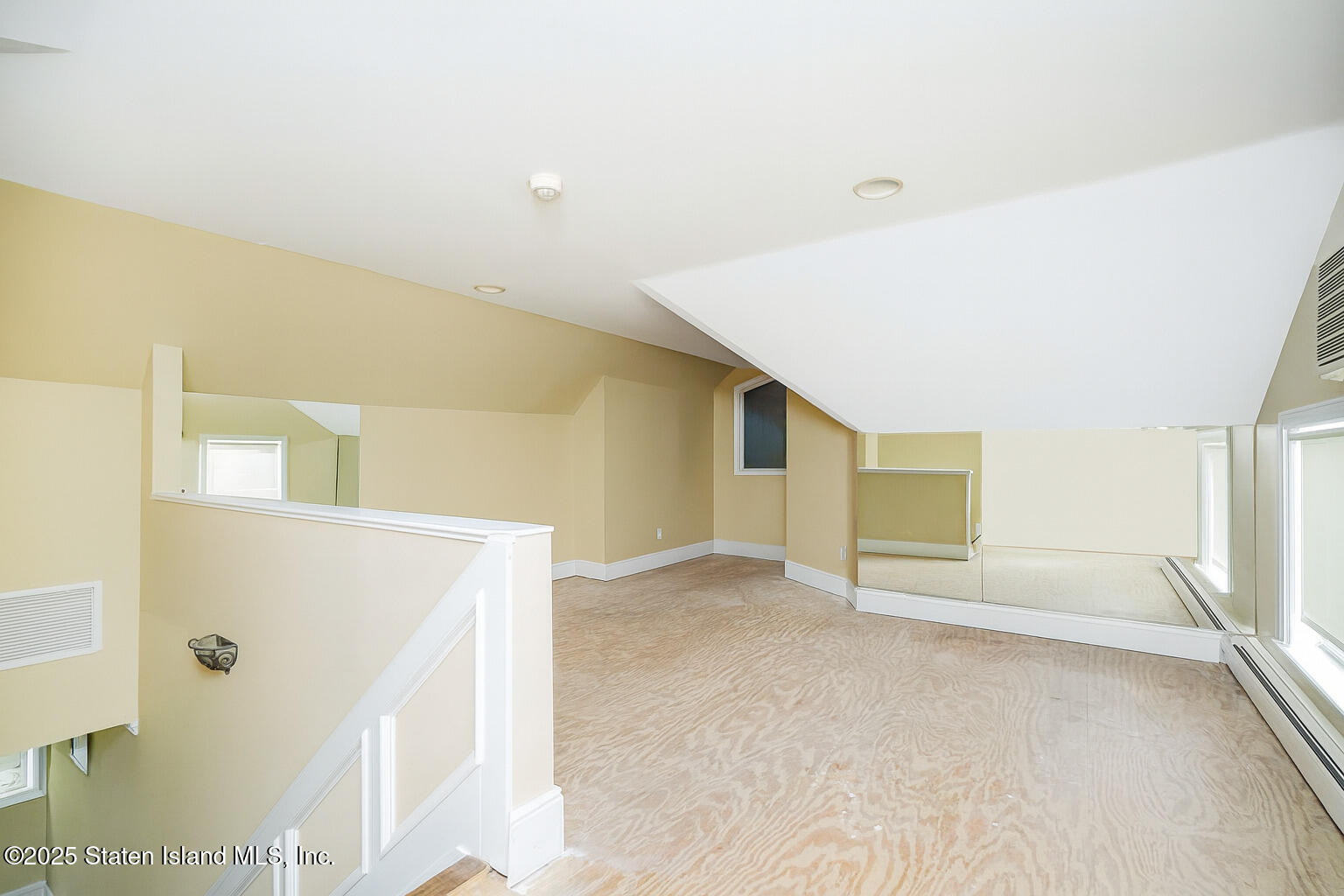 44 Zephyr Avenue Staten Island, NY 10312 - Photo 25 of 54 a view of an empty room