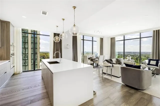 $5,730 | 2965 Peachtree Road, Unit 801, Atlanta, GA 30305