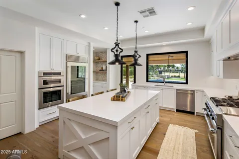 $2,335,000 | 8405 East Vista Del Lago, Scottsdale, AZ 85255