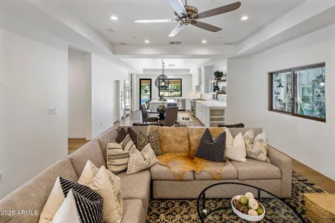 $2,335,000 | 8405 East Vista Del Lago, Scottsdale, AZ 85255