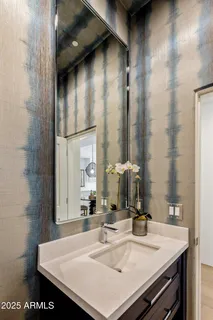 $2,335,000 | 8405 East Vista Del Lago, Scottsdale, AZ 85255