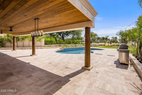 $2,335,000 | 8405 East Vista Del Lago, Scottsdale, AZ 85255