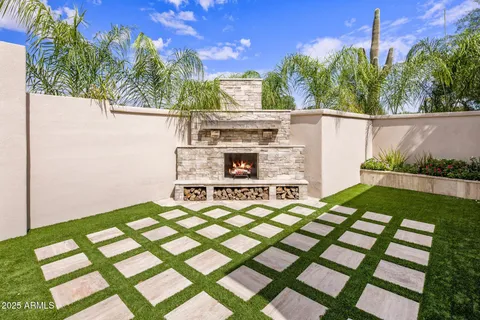 $2,335,000 | 8405 East Vista Del Lago, Scottsdale, AZ 85255