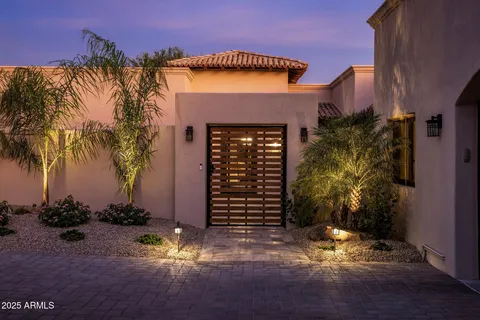 $2,335,000 | 8405 East Vista Del Lago, Scottsdale, AZ 85255