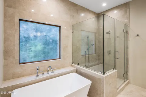 $2,335,000 | 8405 East Vista Del Lago, Scottsdale, AZ 85255