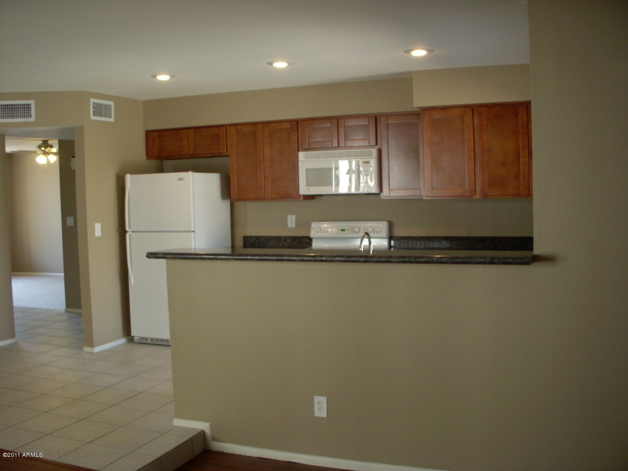 3020 West Hearn Road Phoenix, AZ 85053 - Photo 8 of 19 KITCHEN 3